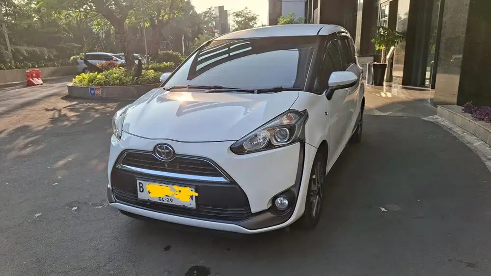 Toyota Sienta V AT 2019
