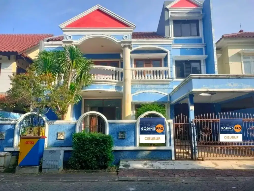 Rumah Biru dalam Cluster di Raffles Hills Cibubur