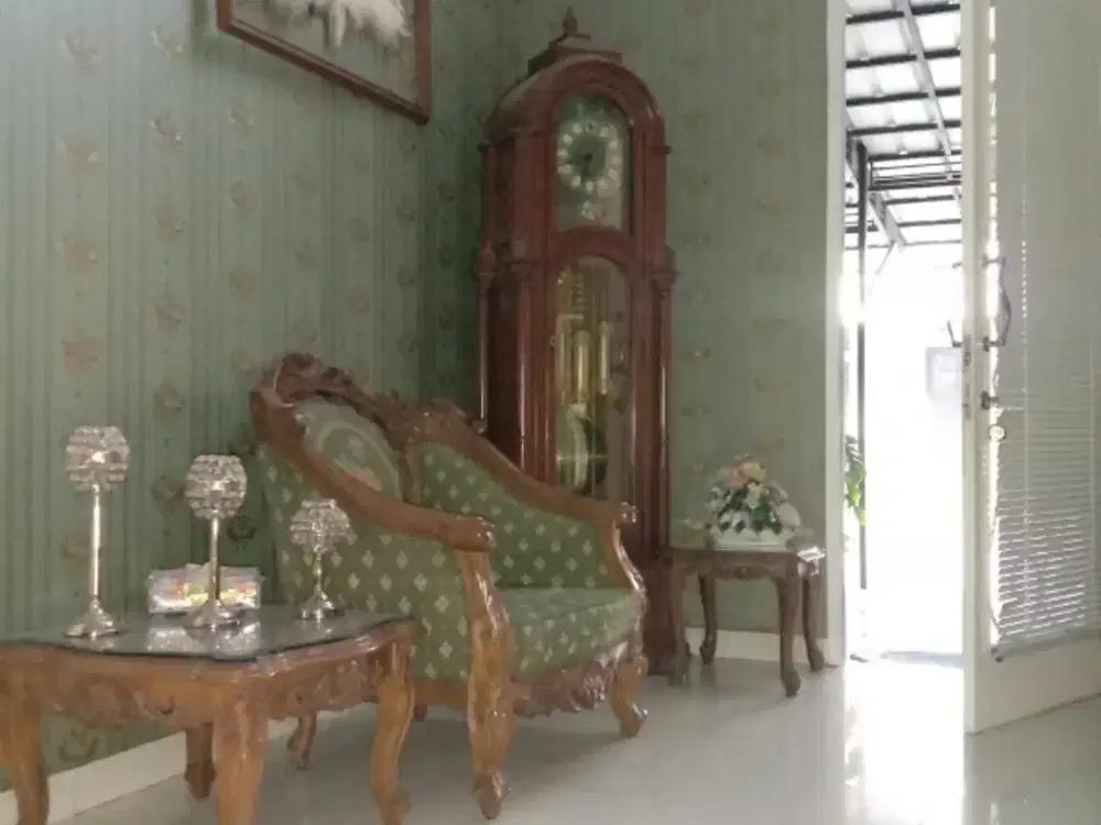 Rumah Siap Huni dalam Cluster 2½ lantai di Citra Gran Cibubur