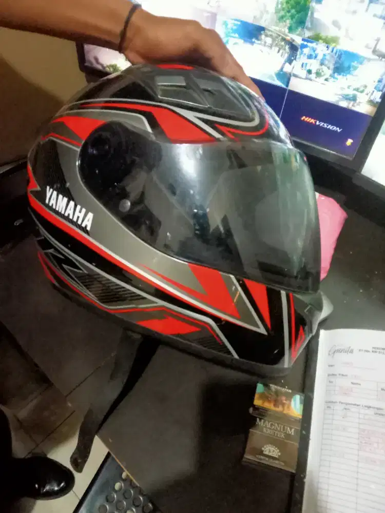 Helm full face yamaha