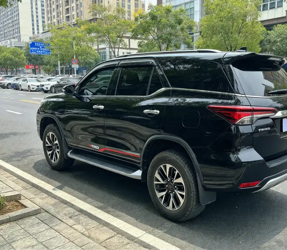 Fortuner 2.4 VRZ  (4×2) AT