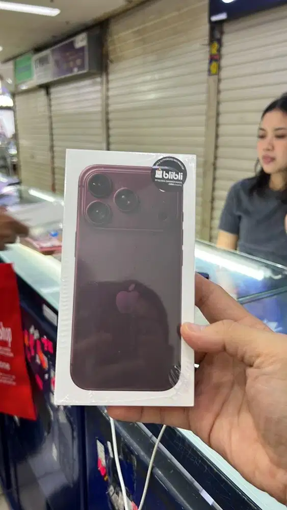 Iphone 18 Promax 512 BURGUNDY