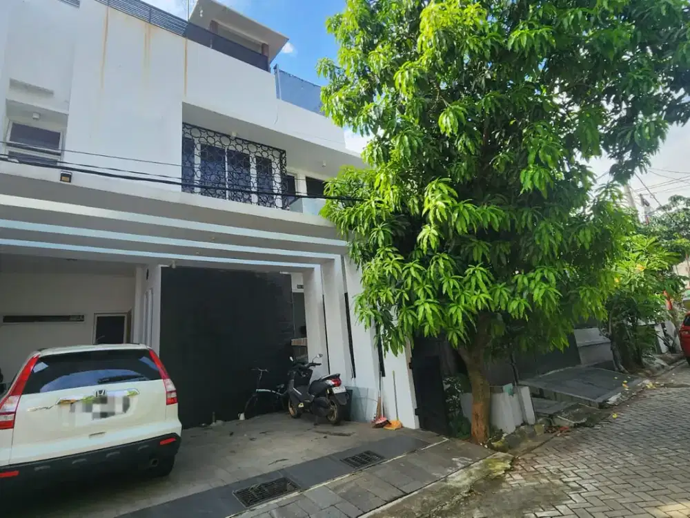Rumah 3 Lantai Kokoh di Vila Nusa Indah V Bogor