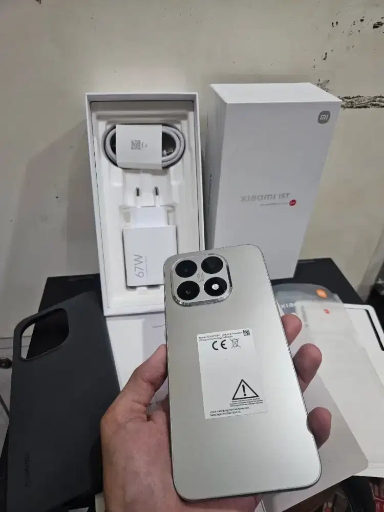 Xiaomi 15T 5G 12/512 Sangat Mulus Fullset ori semua Resmi BH 99%