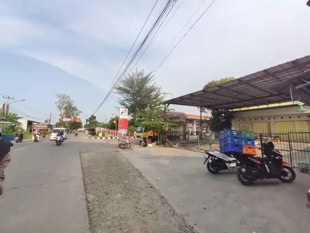 Dijual atau Disewakan Tanah dan Gudang 617 m² Pinggir Jalan Utama Karawang Timur