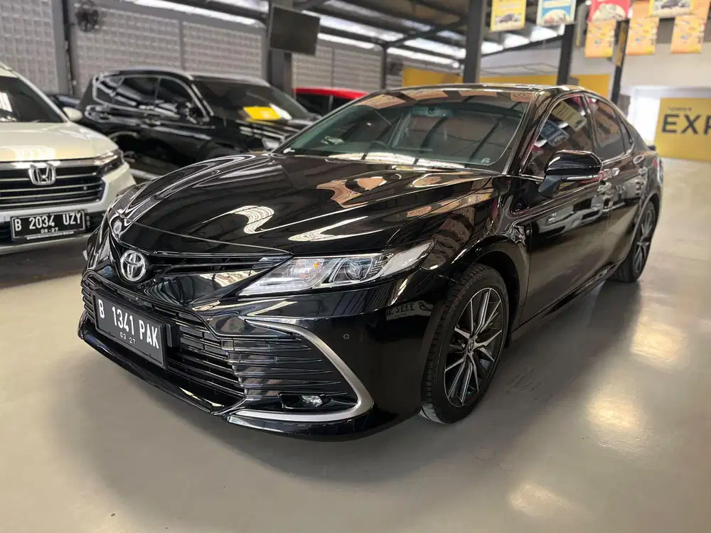 Toyota Camry 2.5 V AT 2021 / 2022 Pajak Panjang