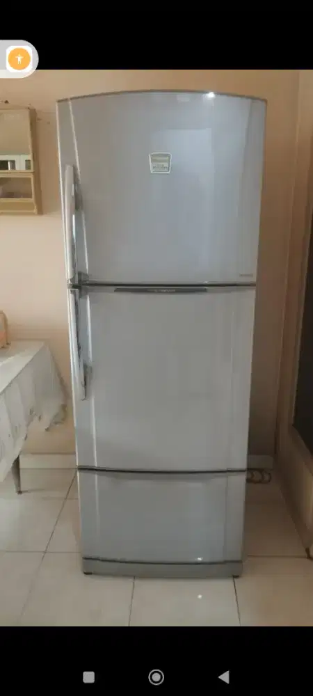 Kulkas Toshiba hybrid plasma 3 pintu