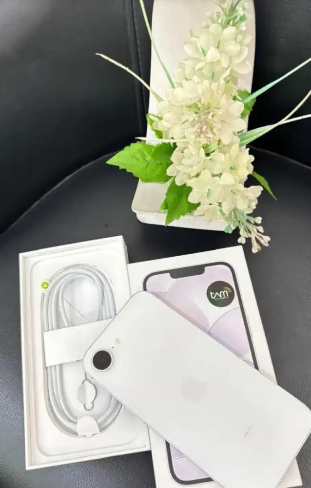 Iphone 17e 256gb ibox like new