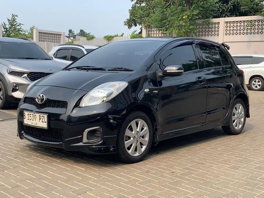 (LOW KM 40rban) Toyota Yaris 1.5 E AT 2013