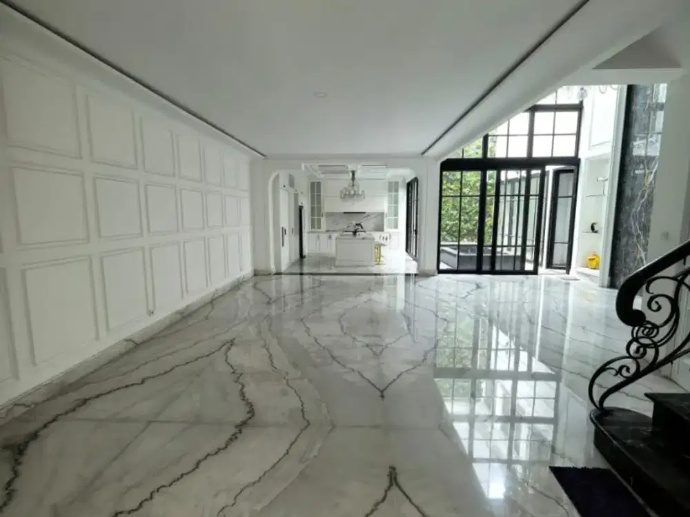 Dijual Rumah Mewah Siap Huni 2,5 Lantai di Villa Gading Indah Kelapa Gading