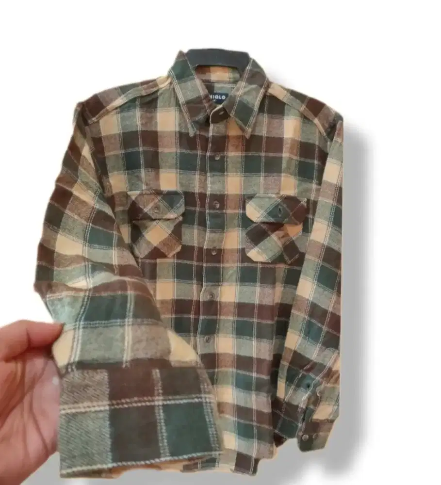 Kemeja flanel uniqlo