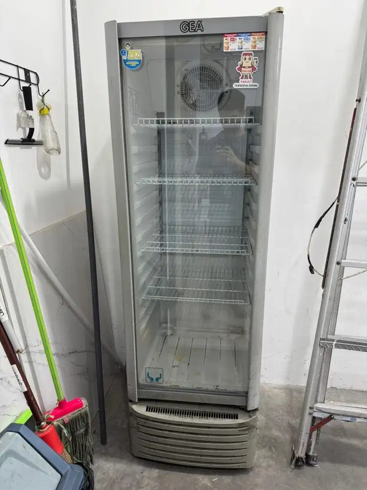 Kulkas showcase GEA Expo 37FC Pendingin minuman / Display cooler