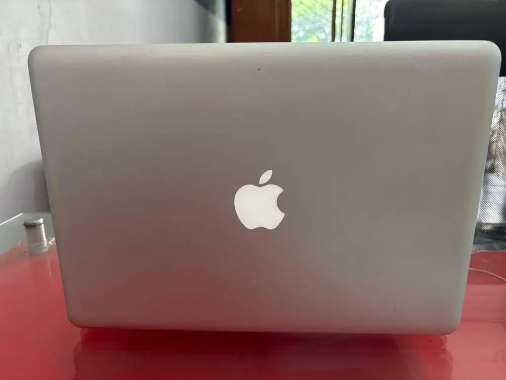 Macbookpro cord i5 256