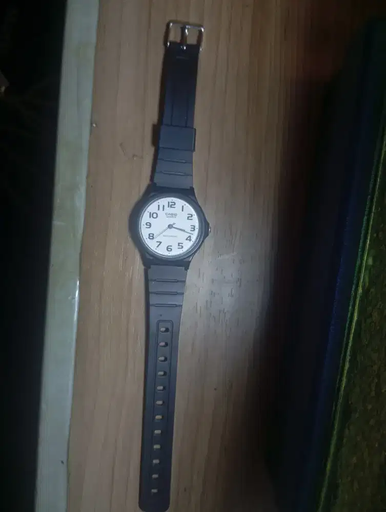 Casio MQ-24 second