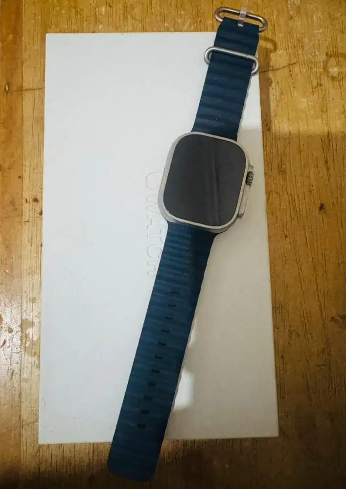 Apple watch ultra 2 titanium 49mm