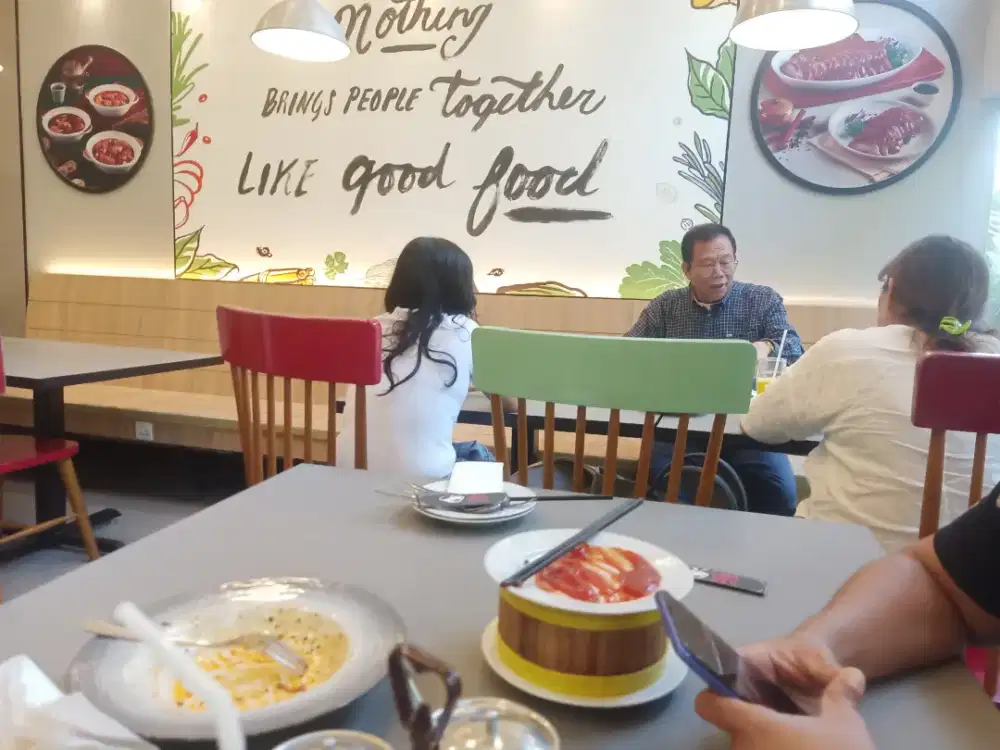 Dicari pelayan cafe
