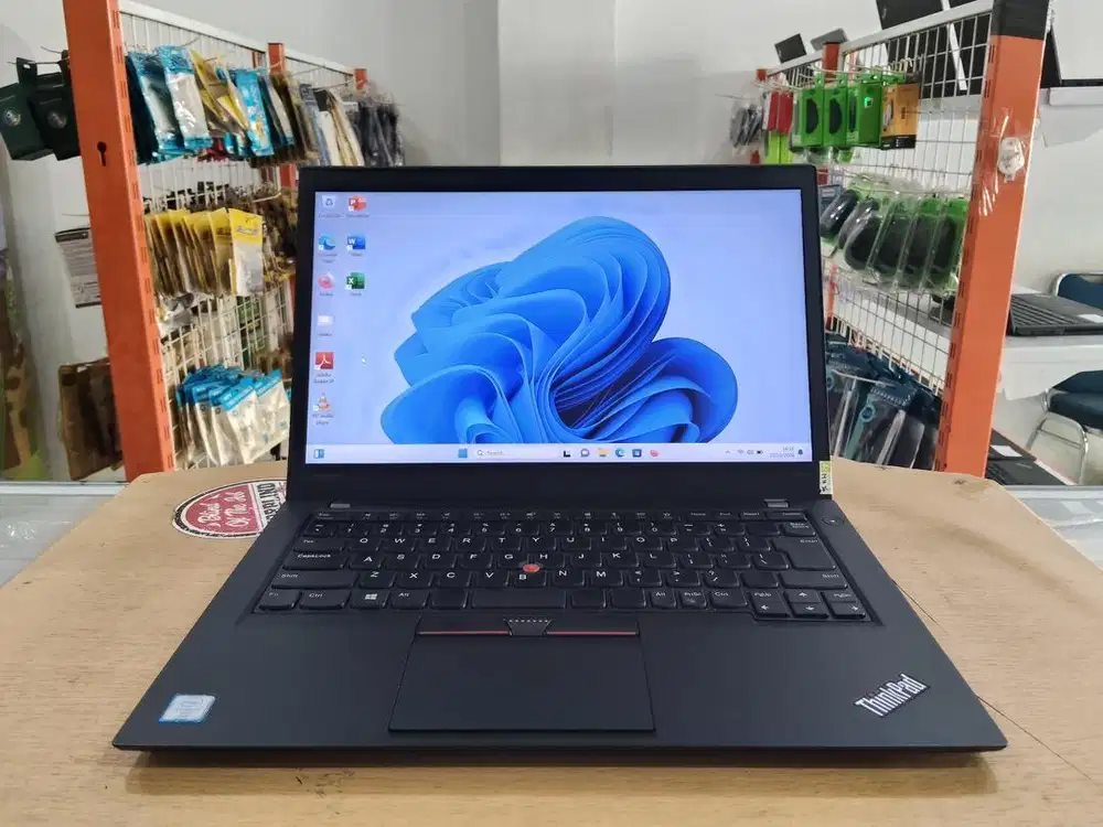 Lenovo ThinkPad T460S Core i7Gen6 Ram 8GB SSD 256GB FHD Mulus Murah