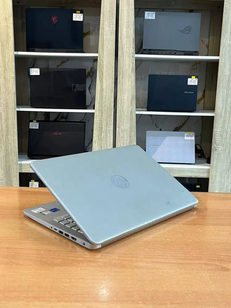 LAPTOP HP 14-DQ2078WM,14 inci FHD,Core i5-1135G7,SSD 256GB,RAM8GB