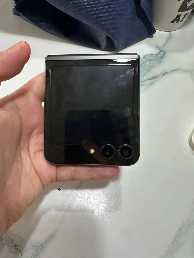 Samsung Flip 5 - 512GB RAM 16GB (Bekas rasa baru)