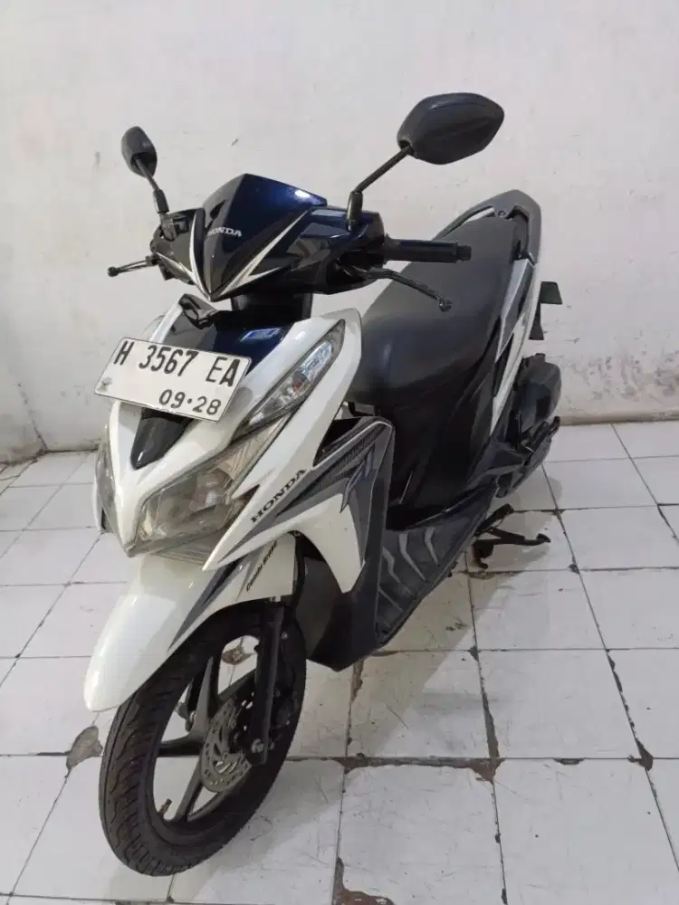 vario 125 iss putih thn 2013