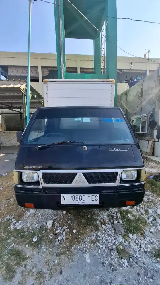 Mitsubishi L300 Box jumbo kondisi original
