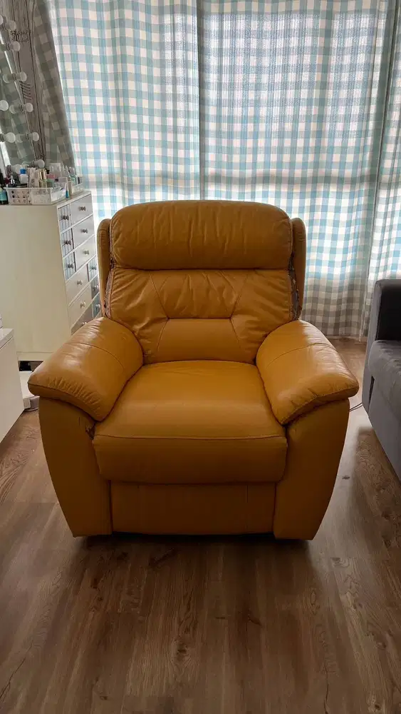 Kursi Recliner Elektrik 1 Seat Kulit Kuning Ambil di Gandaria