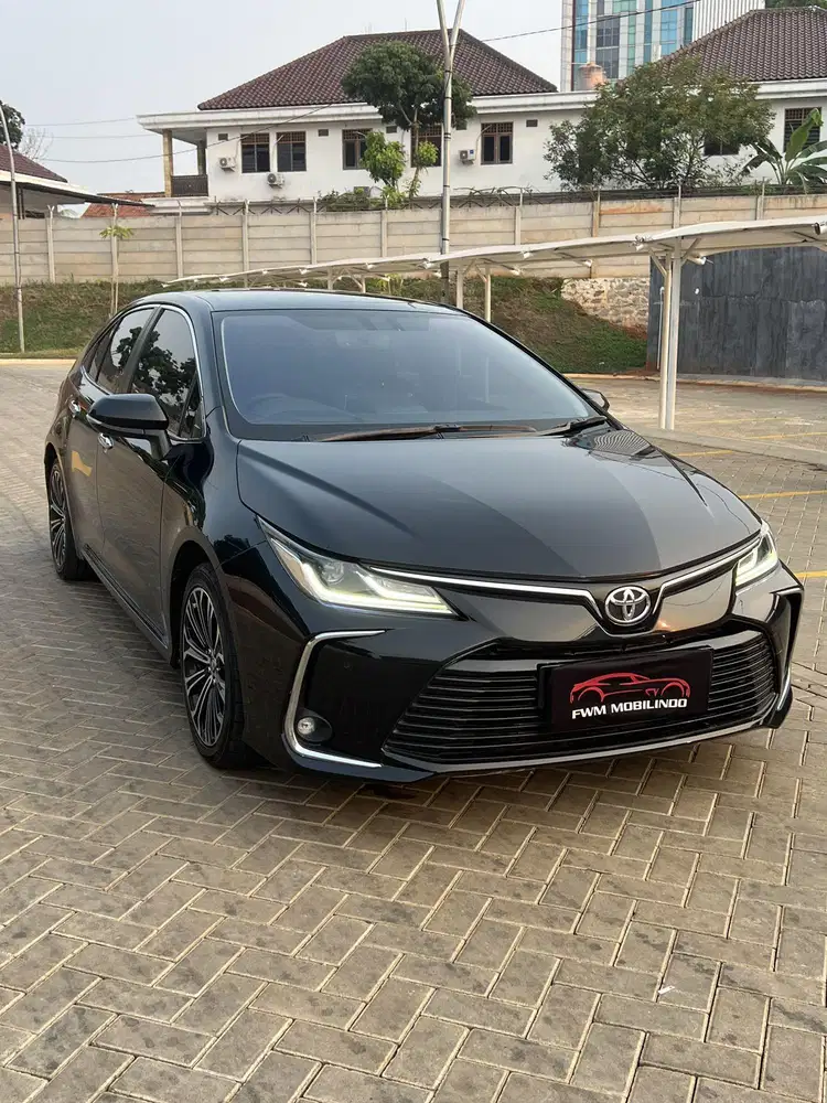 Toyota altis 1.8 V AT 2022 hitam, mulus