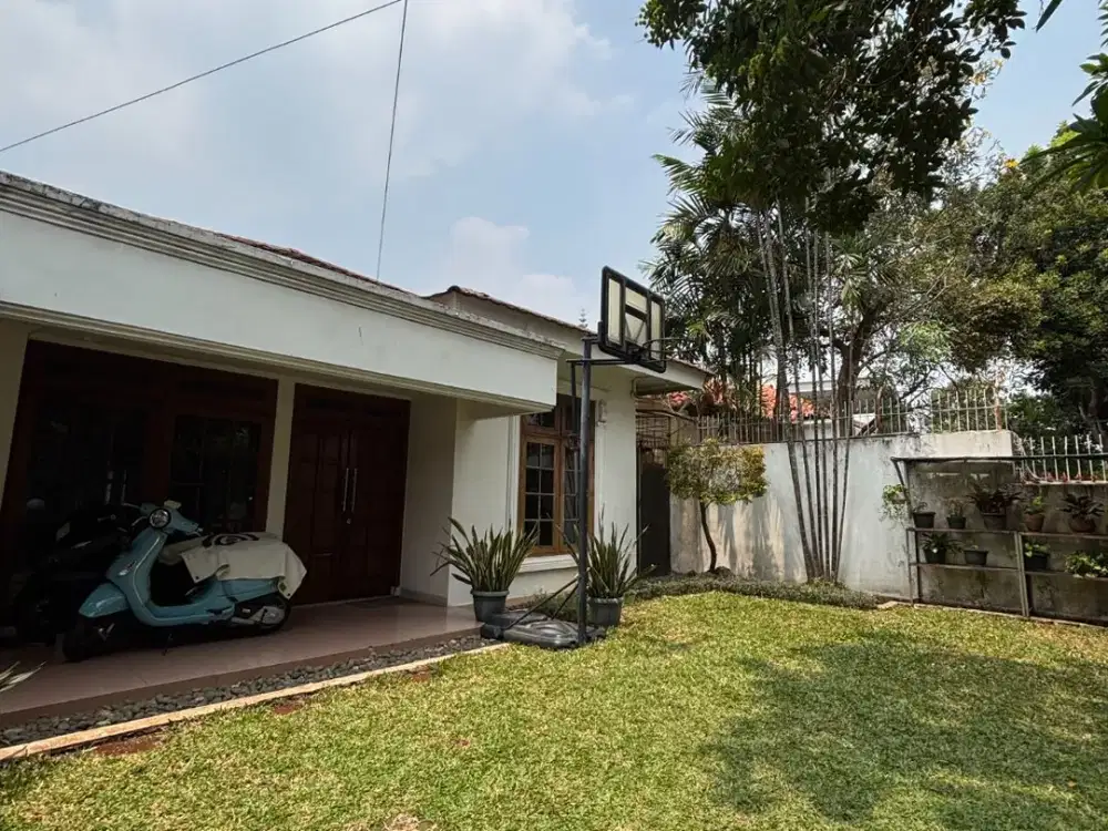RUMAH 1 LANTAI FULL MARMER, HALAMAN LUAS & KOLAM RENANG – CIPETE SELATAN
