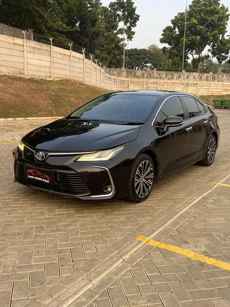 Toyota altis 1.8 V AT 2022 hitam, termurah