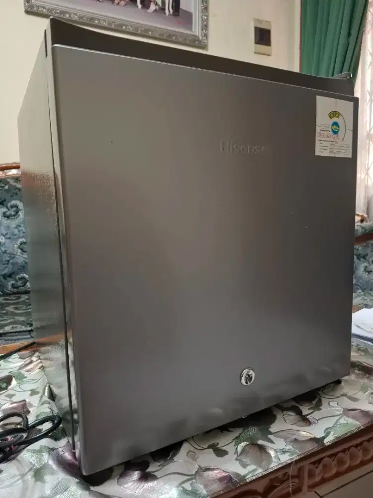 DIJUAL KULKAS HISENSE RR58
