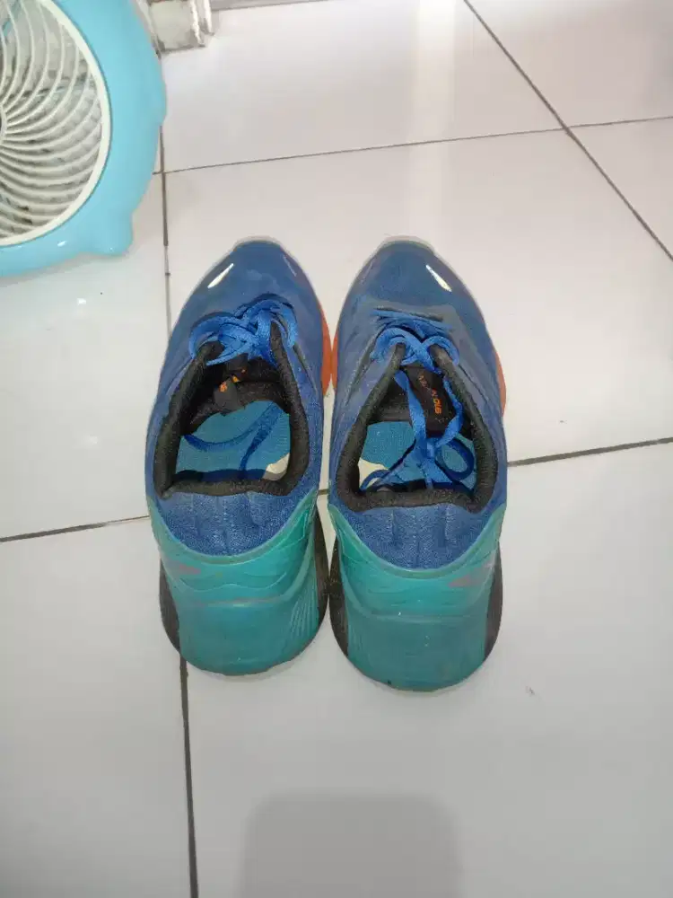 Sepatu running  Nine Teen