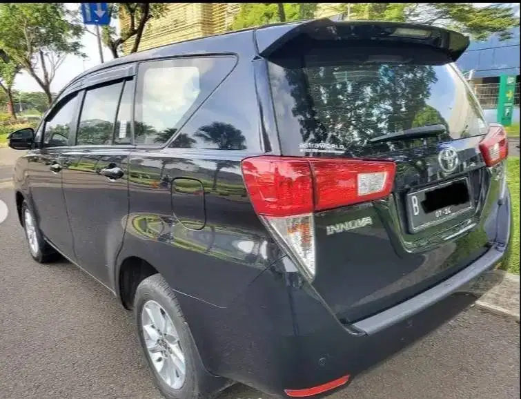 toyota kijang innova (2019)