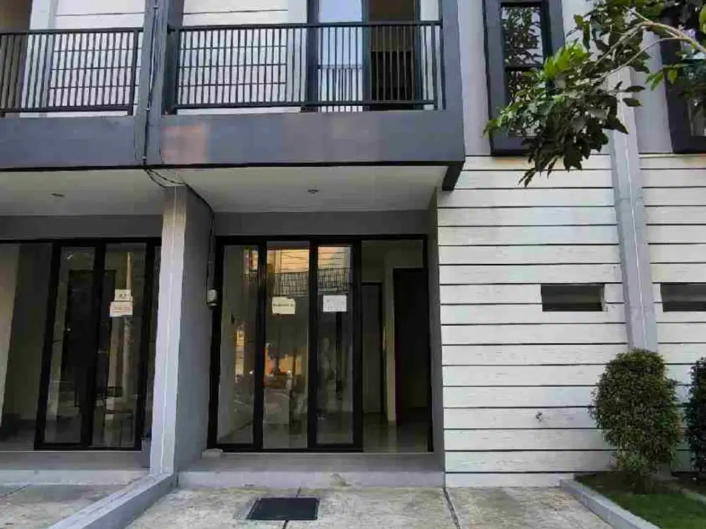 RUMAH 2 LANTAI DI ANGGREK RESIDENCE
