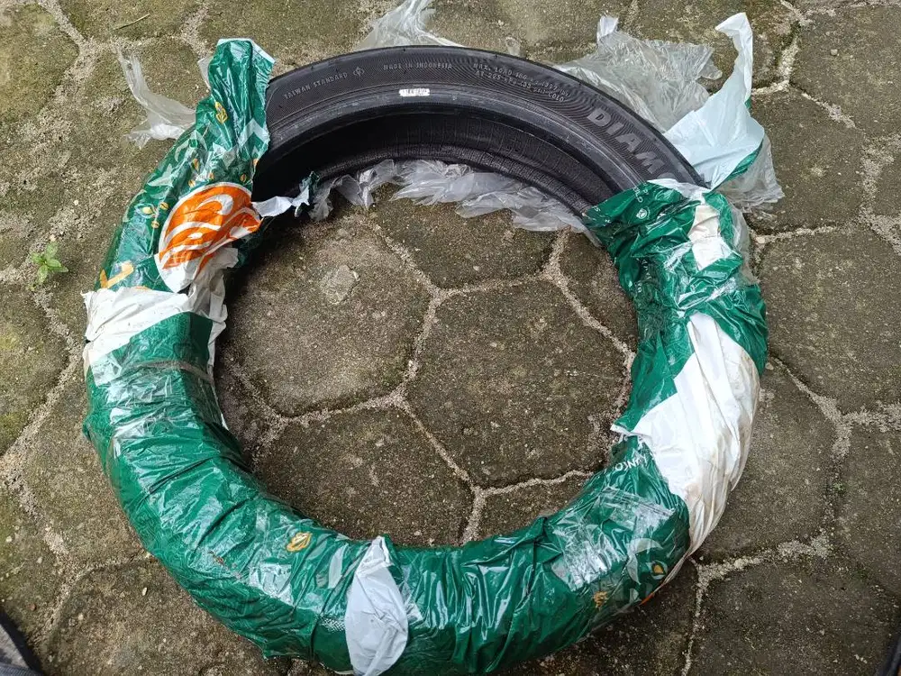 Ban Merk Maxxis Diamond 100/80-R14 Empuk Anti Licin Seperti Baru