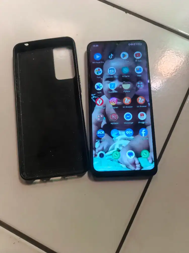 Sharp V6 5G NFC