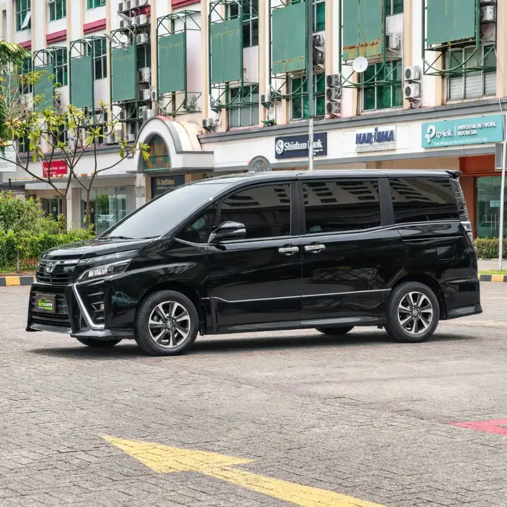 [LOW KM] TOYOTA VOXY 2019