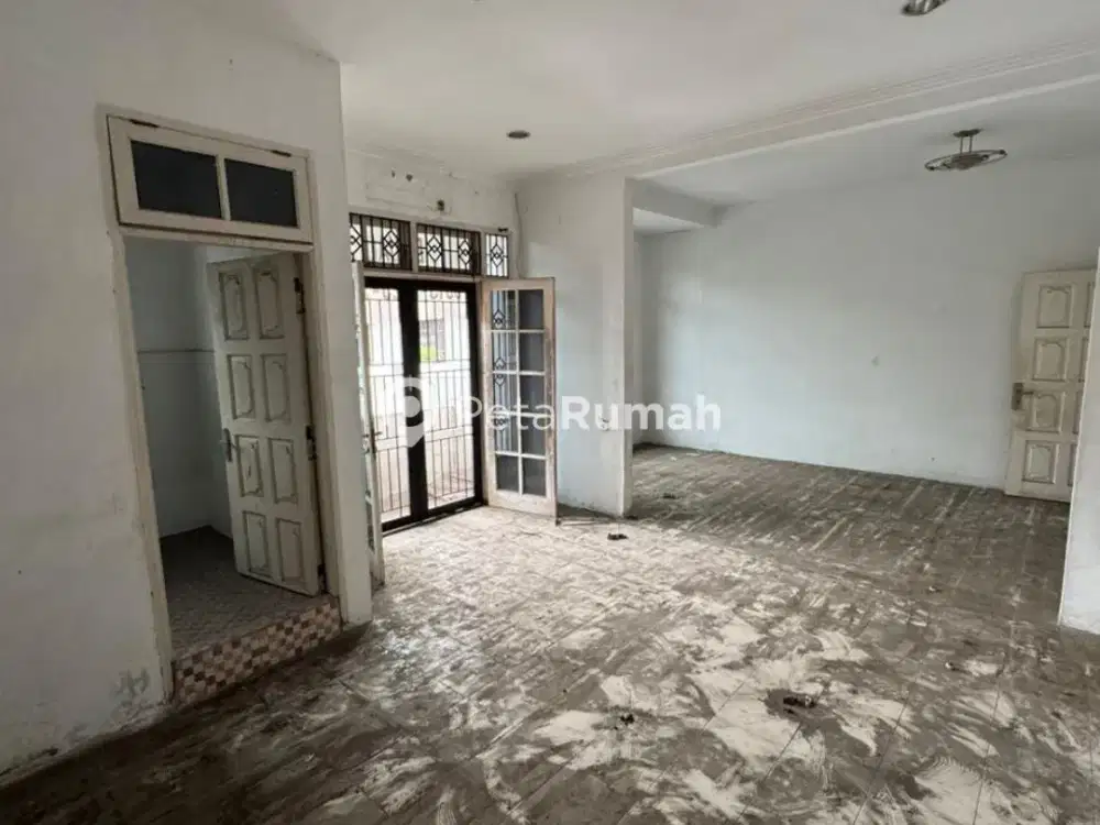 DIJUAL VILLA JALAN PERHUBUNGAN UDARA KOMPLEK VILLA POLONIA INDAH DEKAT POLONIA AIRPORT (andrian)
