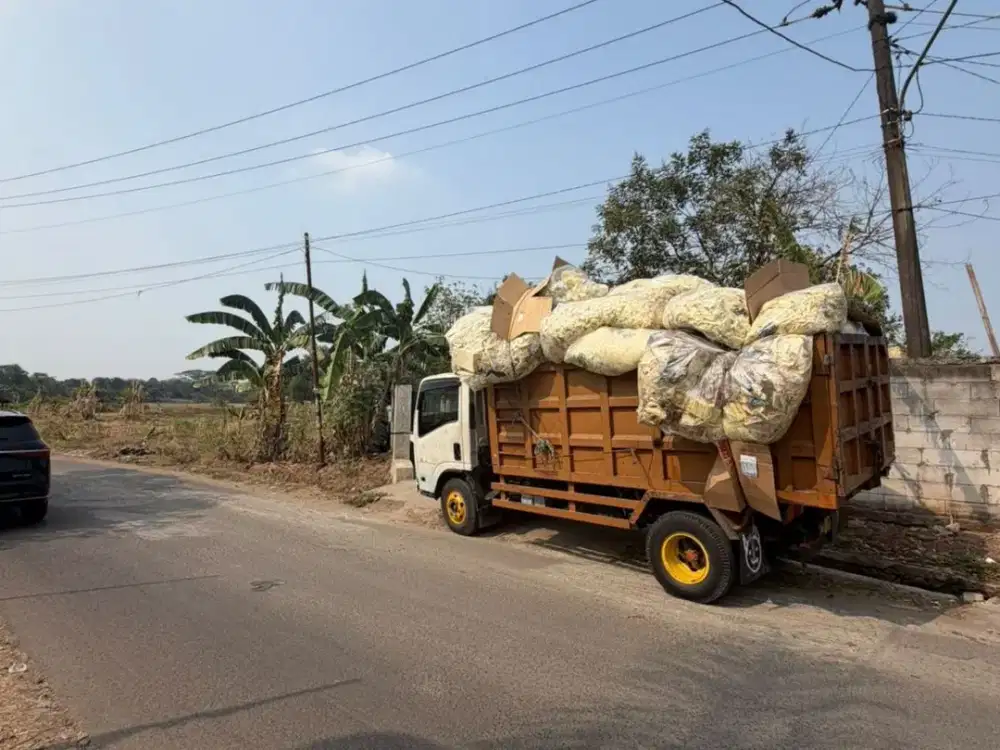 Tanah Sudah di tembok keliling Dekat Kawasan  Delta Silicon Zonna industrie Kabupaten Bekasi