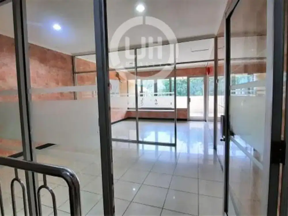 Ruko Disewakan di Boulevard Raya Kelapa Gading Jakarta Utara Hanya Lantai 3 Saja