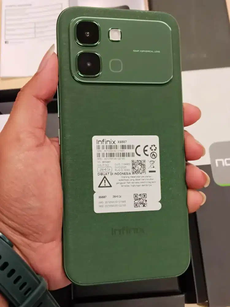 Infinix Note Edge 5G ram 8/256 fullset mulus
Pemakaian blm sebulan