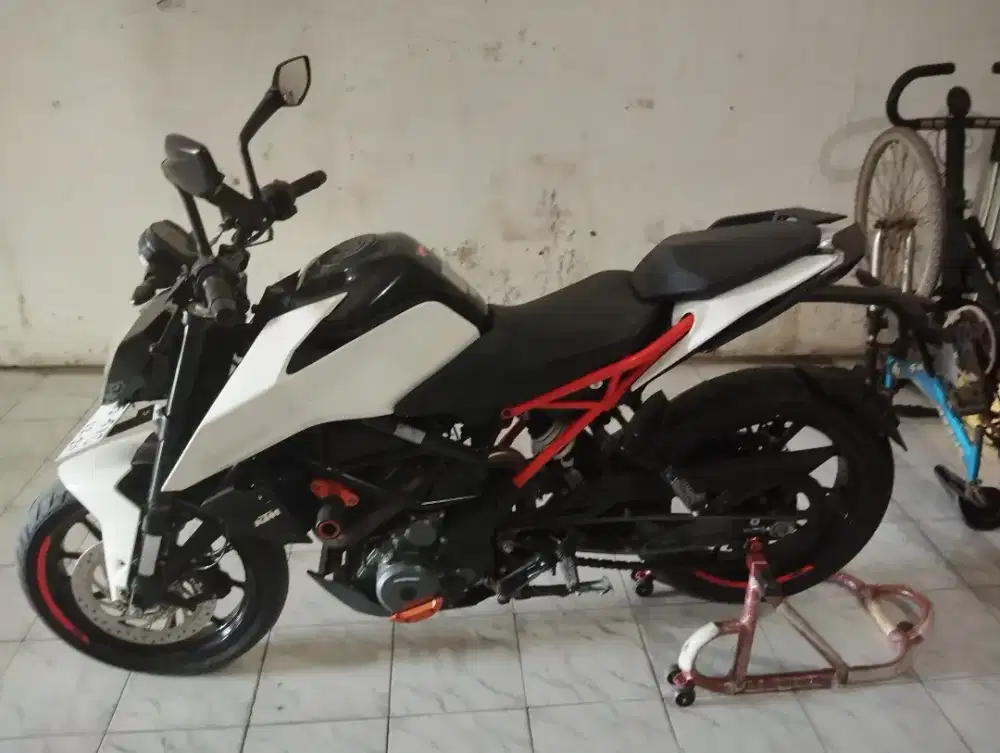 KTM Duke 250 2017/2018 (KM 16rb) + Knalpot Remus Ori Full System