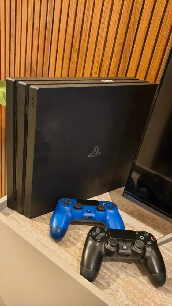 SONY PS4 Pro 1 Tera Seri 72 Original + Game original