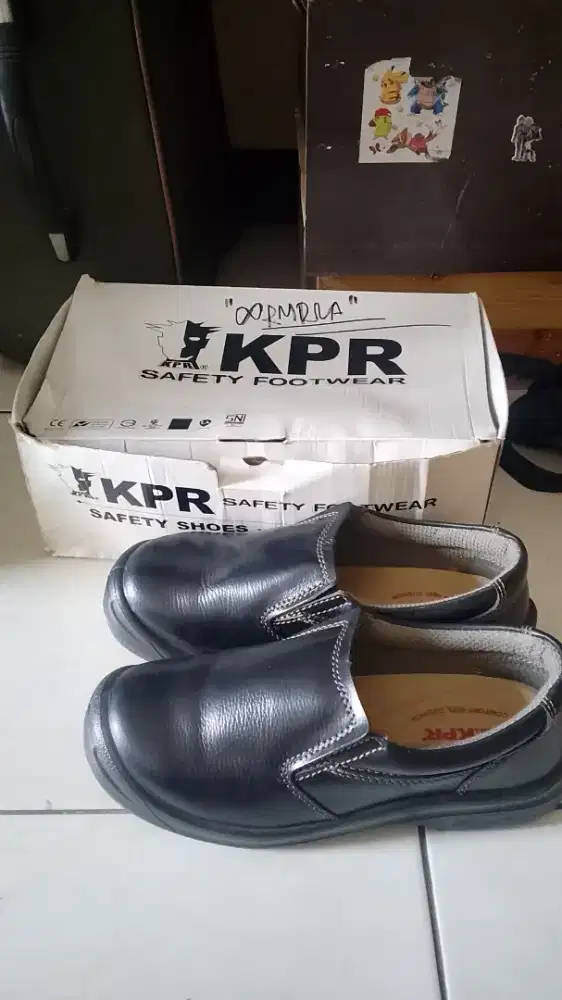 sepatu safety King Power