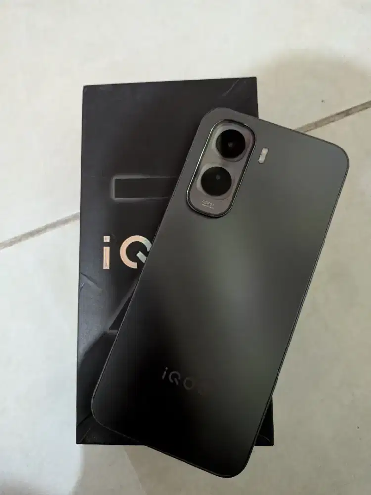 Iqoo Z11 5G 8/256 Fullset Like New No Minus