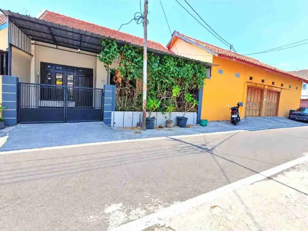 Rumah Bagus Luas di Sumber Banjarsari Solo