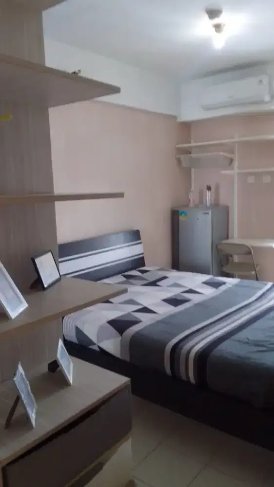 Disewakan apartemen tipe studio furnished bersih jakarta barat
