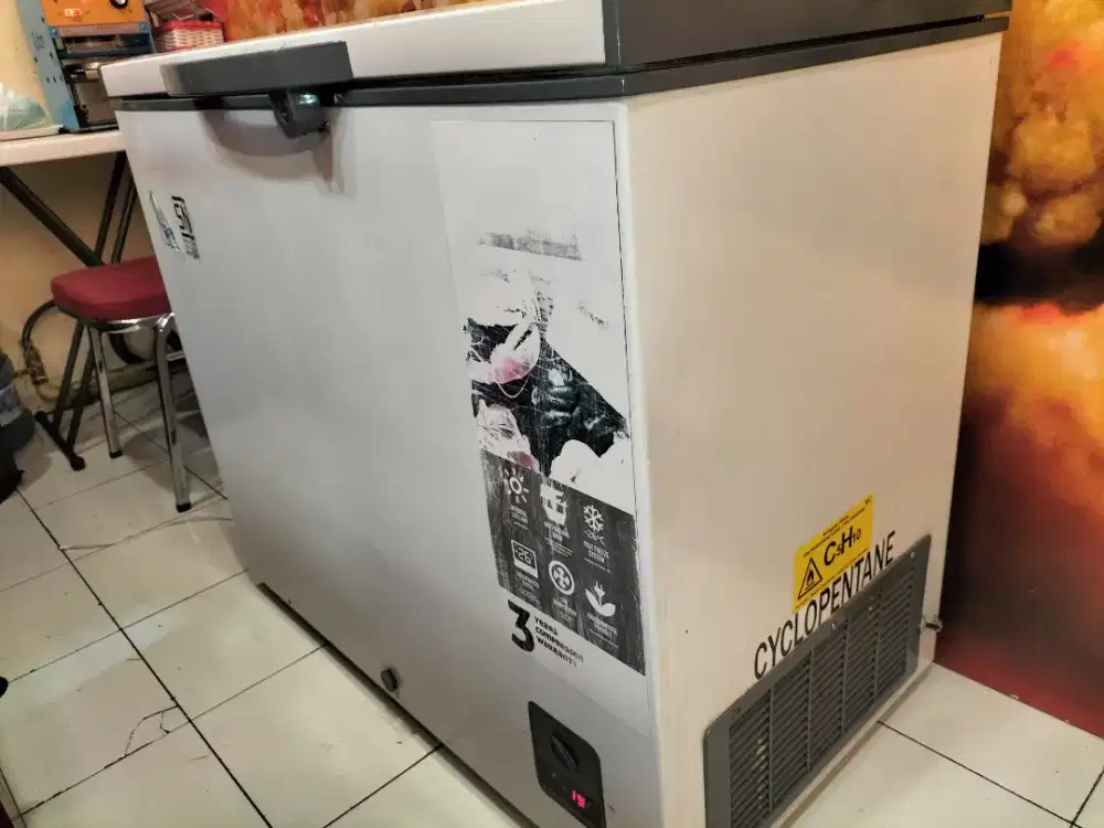 Freezer besar GEA AB 226 R 220 L