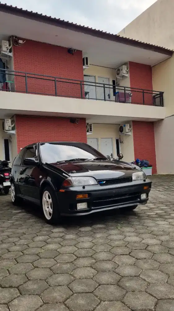 Suzuki Amenity SF413 2 pintu warna hitam tahun 1991