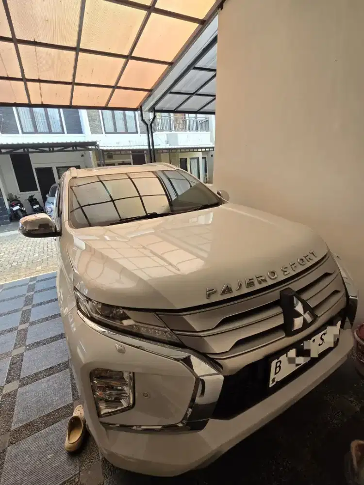 PAJERO SPORT DAKAR 4x2 2021 LOW KM SUNROOF