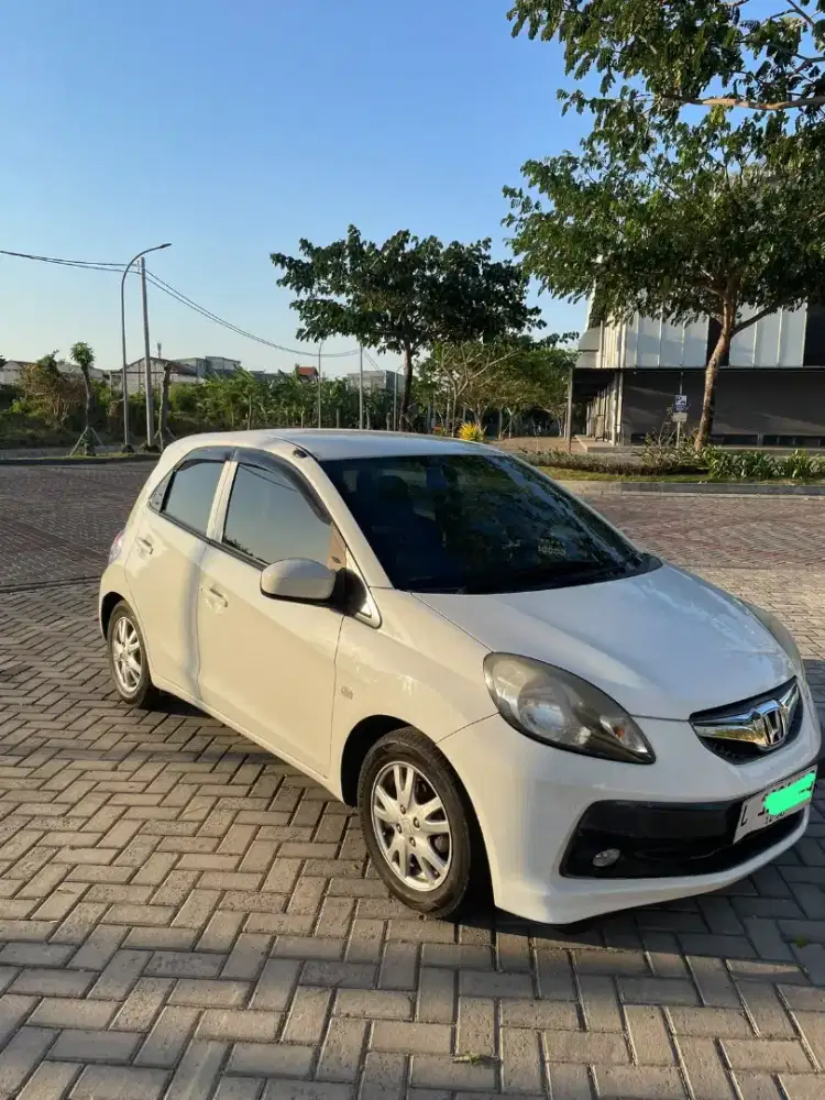 Brio Satya E M/T 2015 White